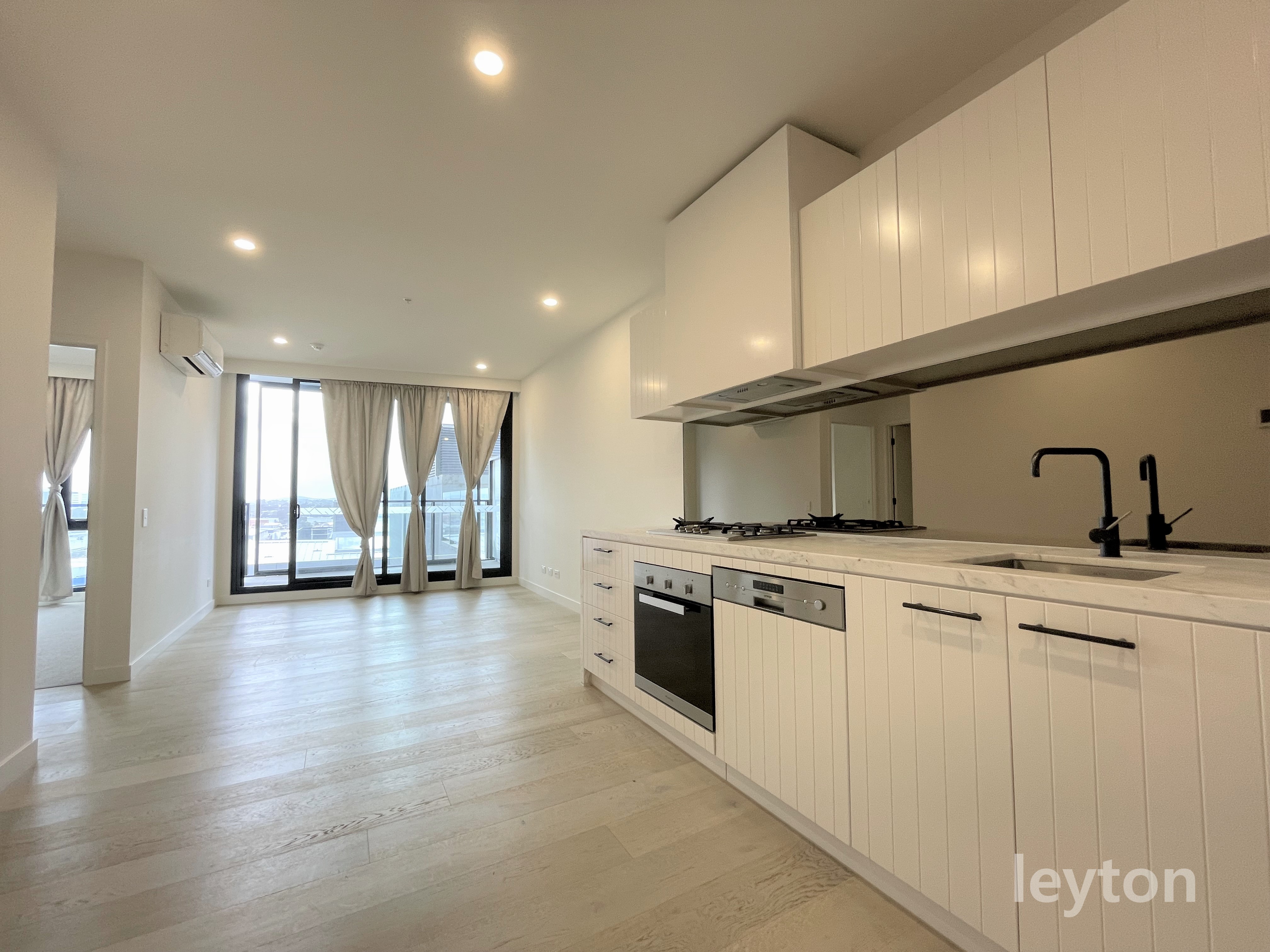 512 / 868 Blackburn Road, CLAYTON VIC 3168