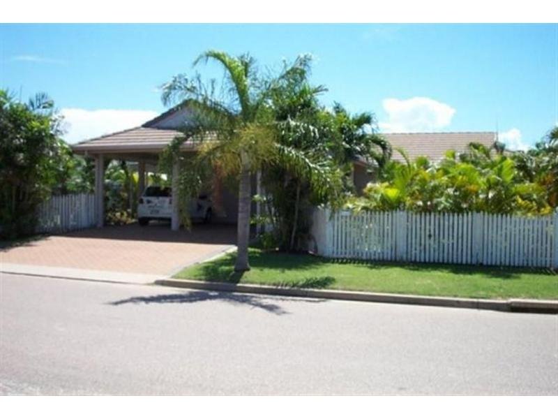 1 Santa Lucia Drive, MOUNT LOUISA QLD 4814