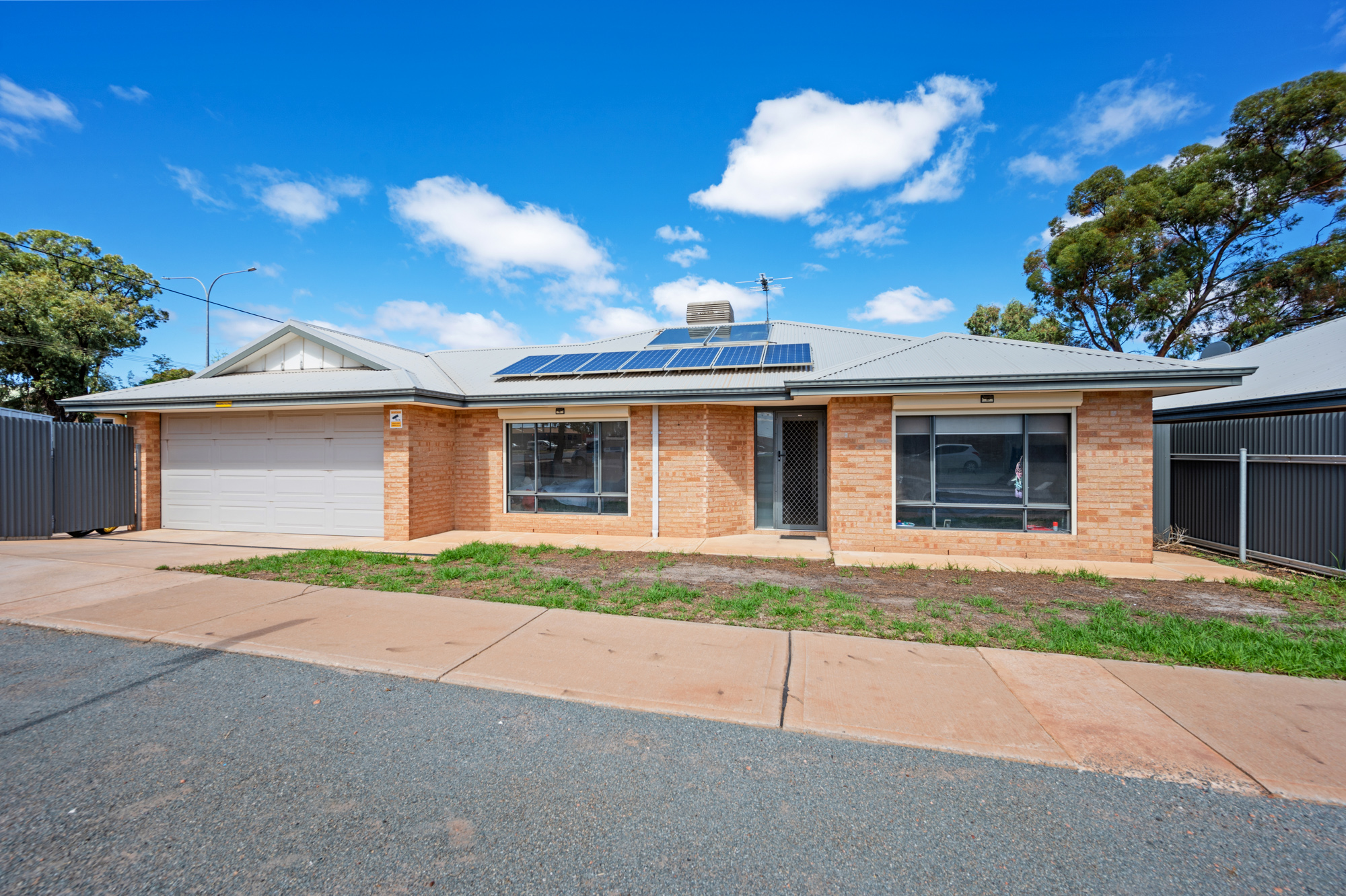2 / 3 Alford Street, SOUTH KALGOORLIE WA 6430