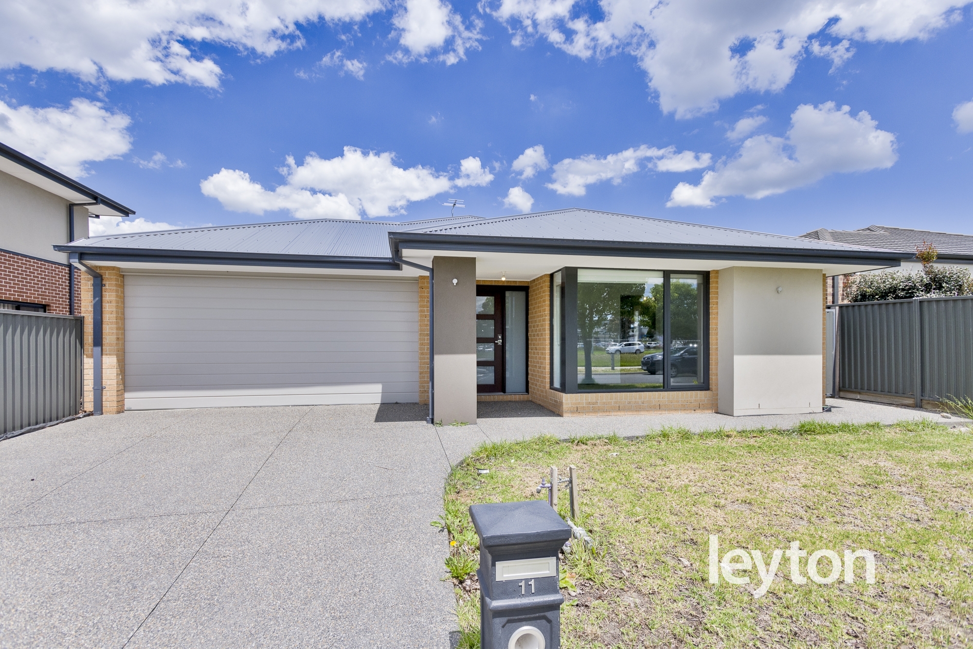 11 Bathgate Crescent, CRANBOURNE EAST VIC 3977