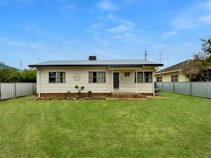 8 Facey Street, FORBES NSW 2871