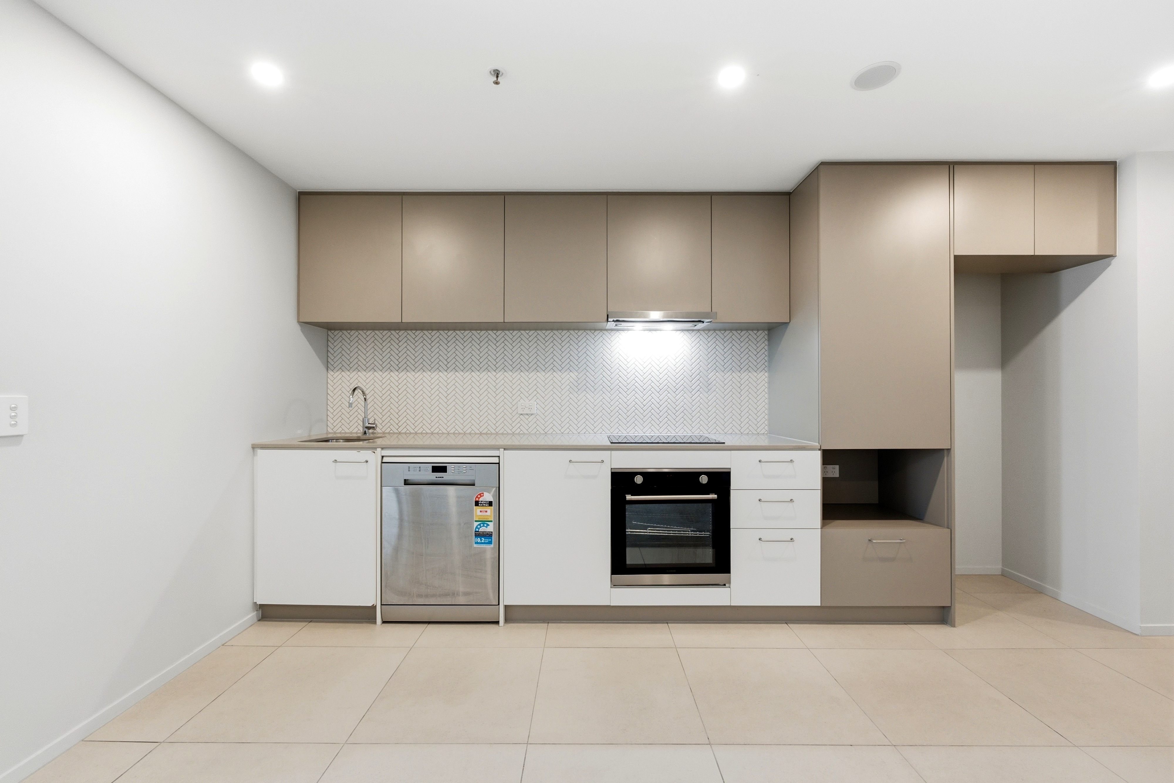 102/34 Oakden St, Greenway, photo 5