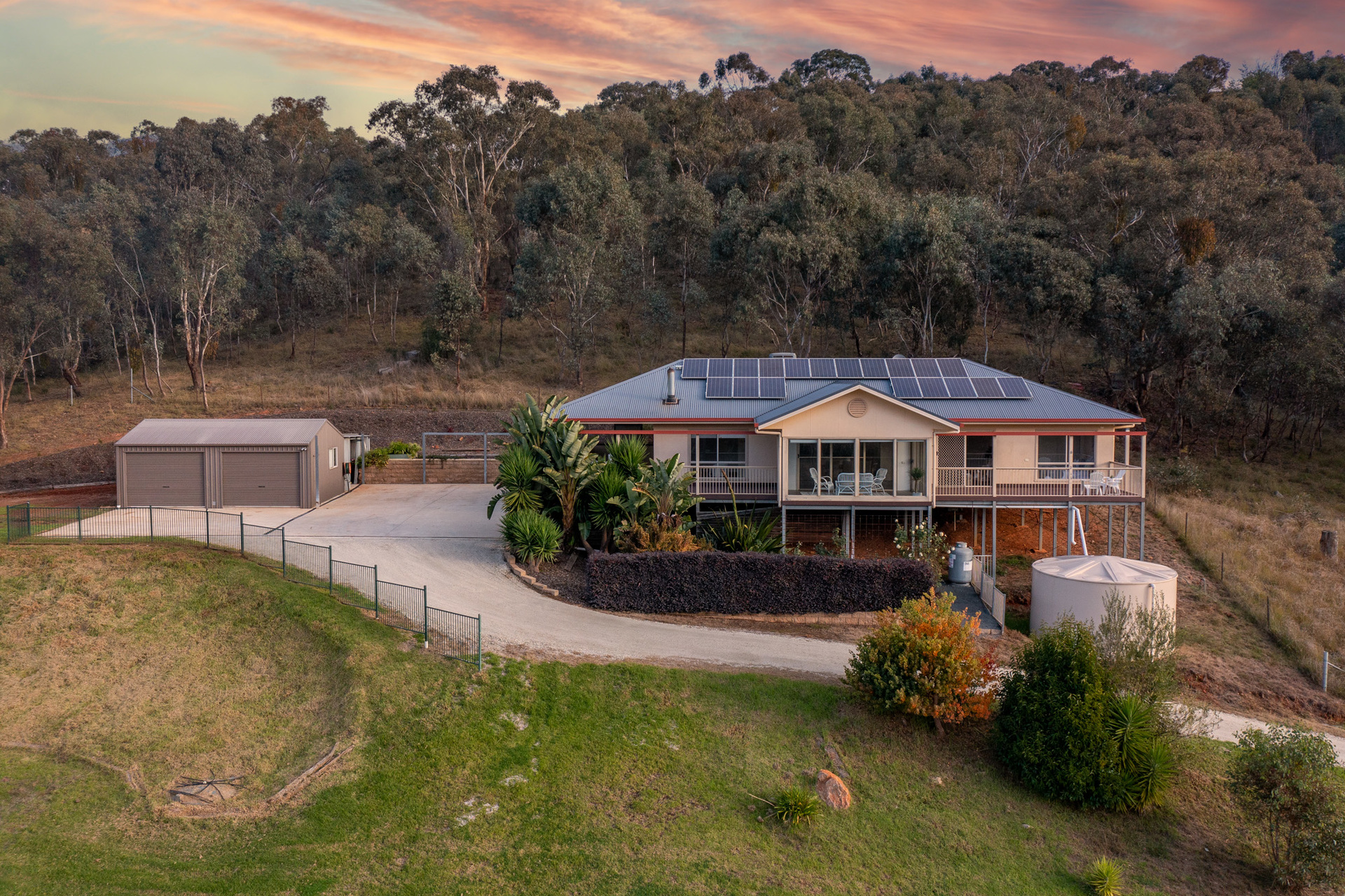 22 Hillview Rise, HAMILTON VALLEY NSW 2641