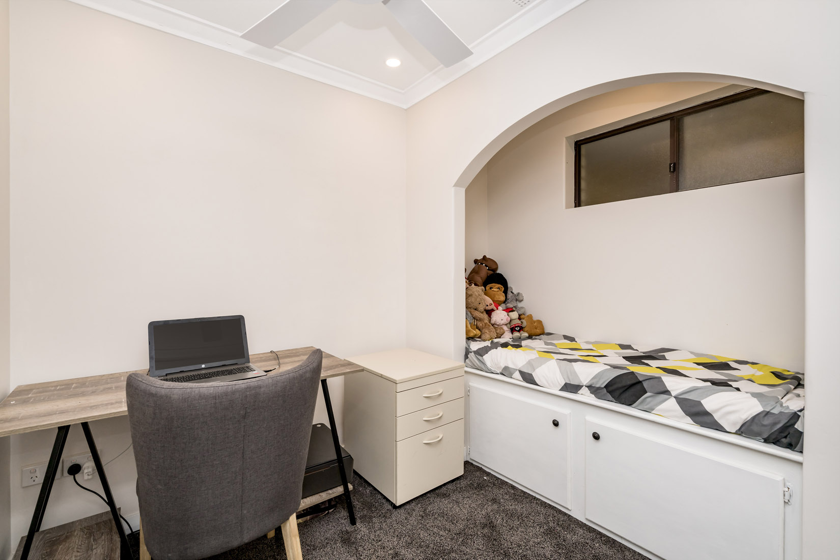 3A Charing Crescent Marangaroo WA 6064