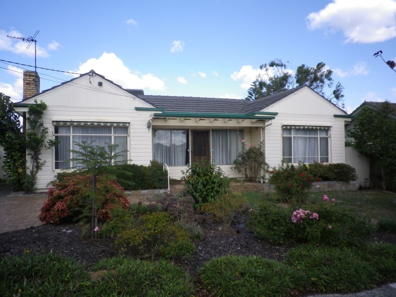 14 Charlton Street, MOUNT WAVERLEY VIC 3149
