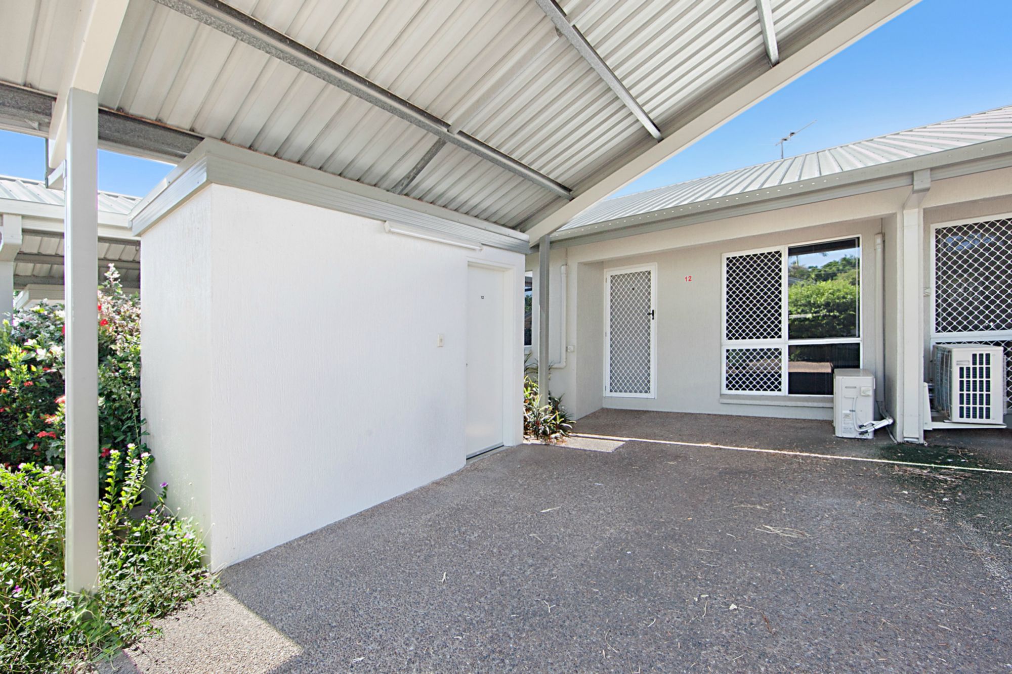 12 / 12 Bent Street, MUNDINGBURRA QLD 4812