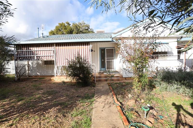 19 Crouch  Street, FORBES NSW 2871