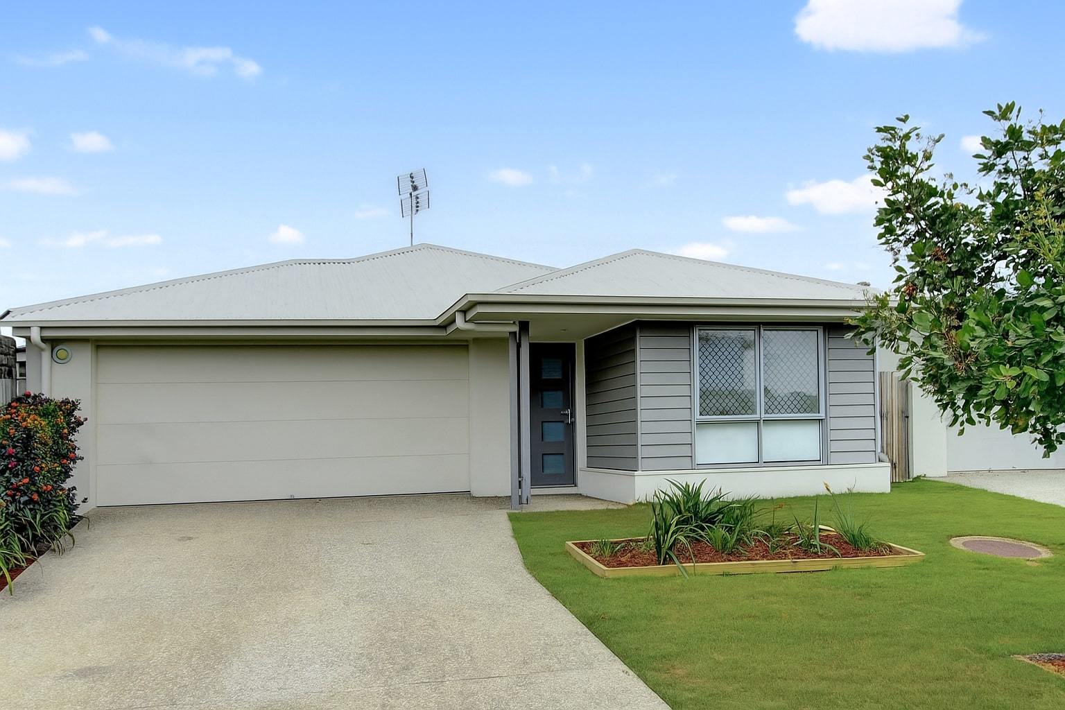 14 Pearl Crescent, CALOUNDRA WEST QLD 4551