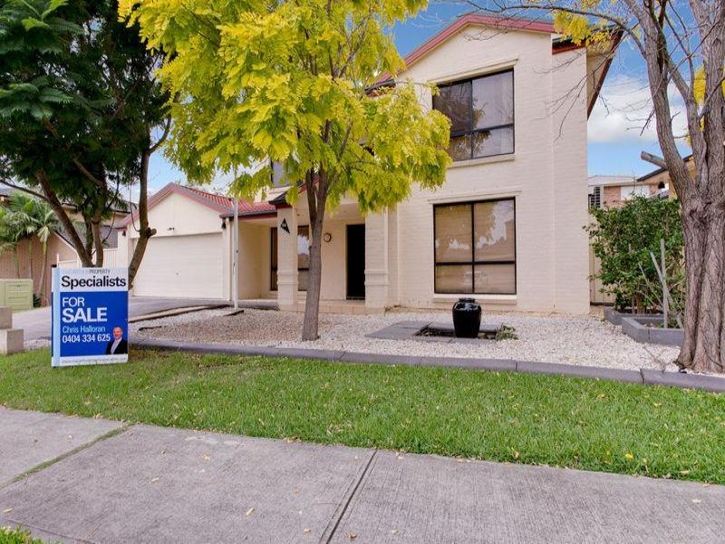 94 Greenway Dr, CARNES HILL NSW 2171