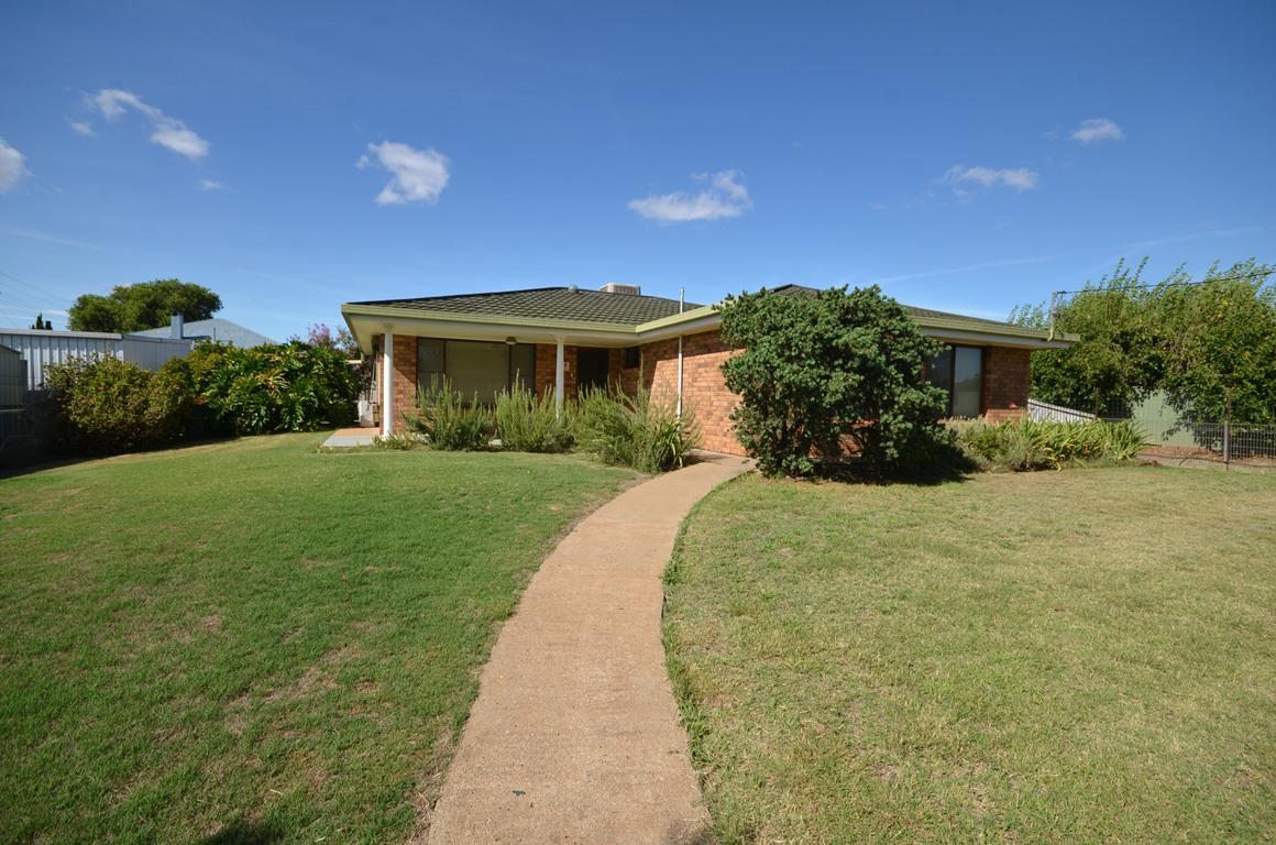 18 Clare Street, BOGGABRI NSW 2382