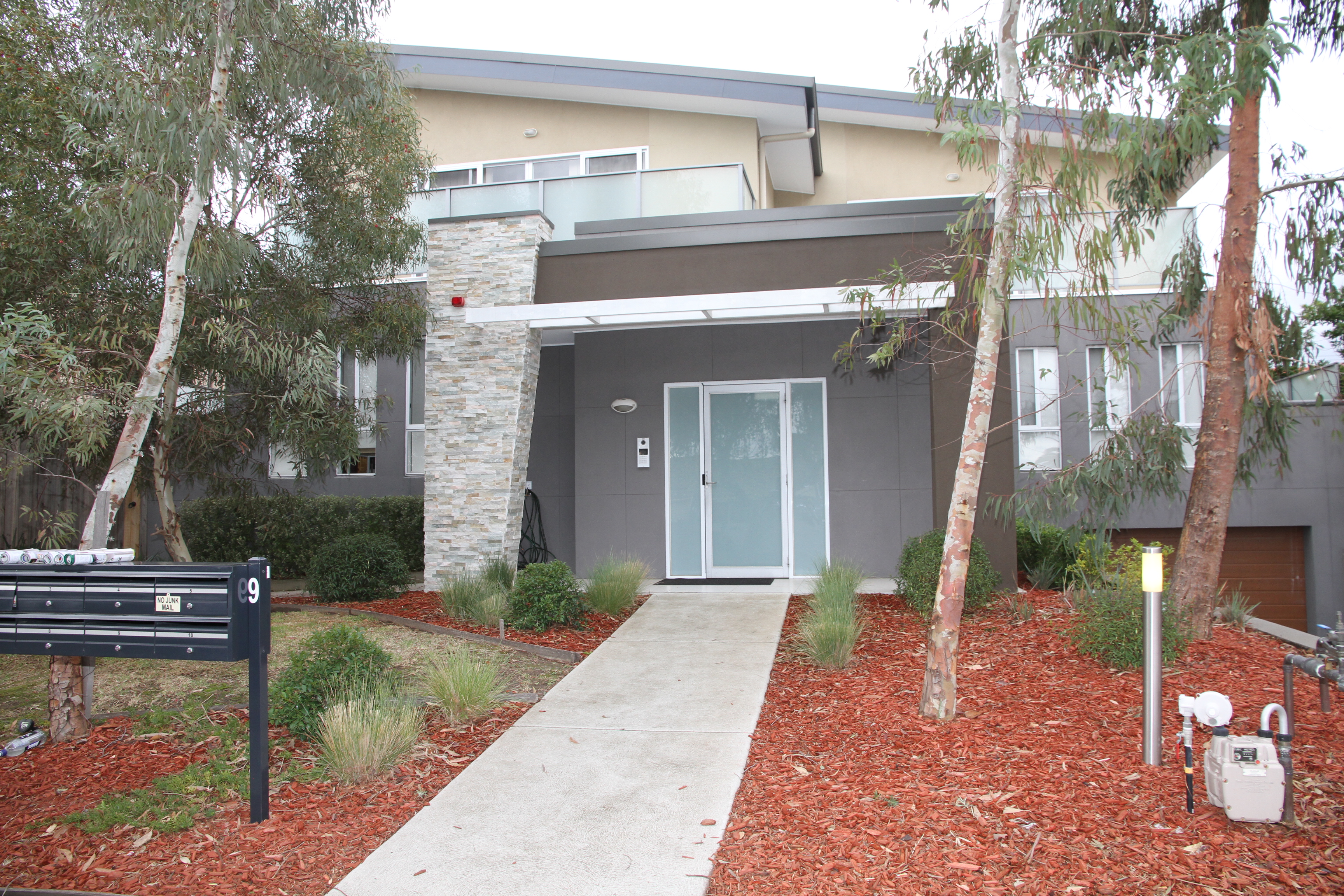 9 / 9 Stamford Crescent, ROWVILLE VIC 3178