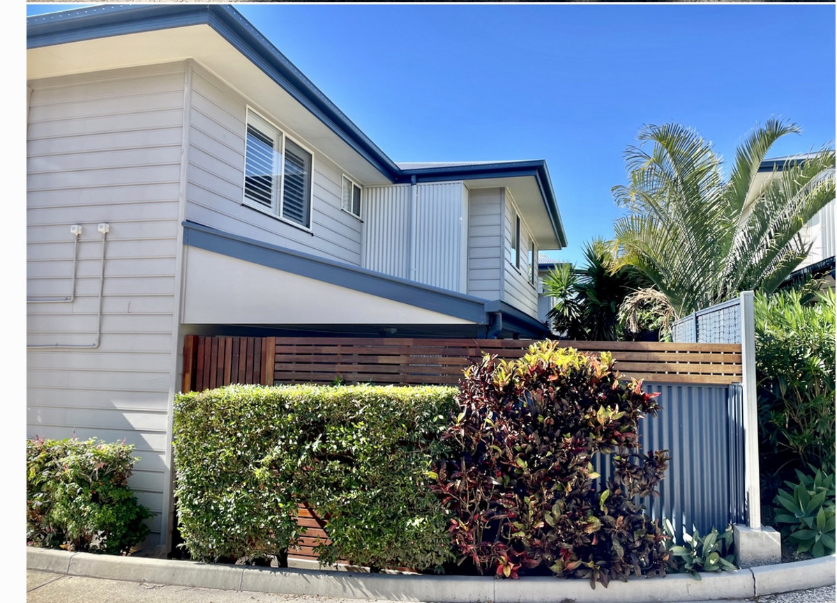 6 / 64 Station Road, LAWNTON QLD 4501
