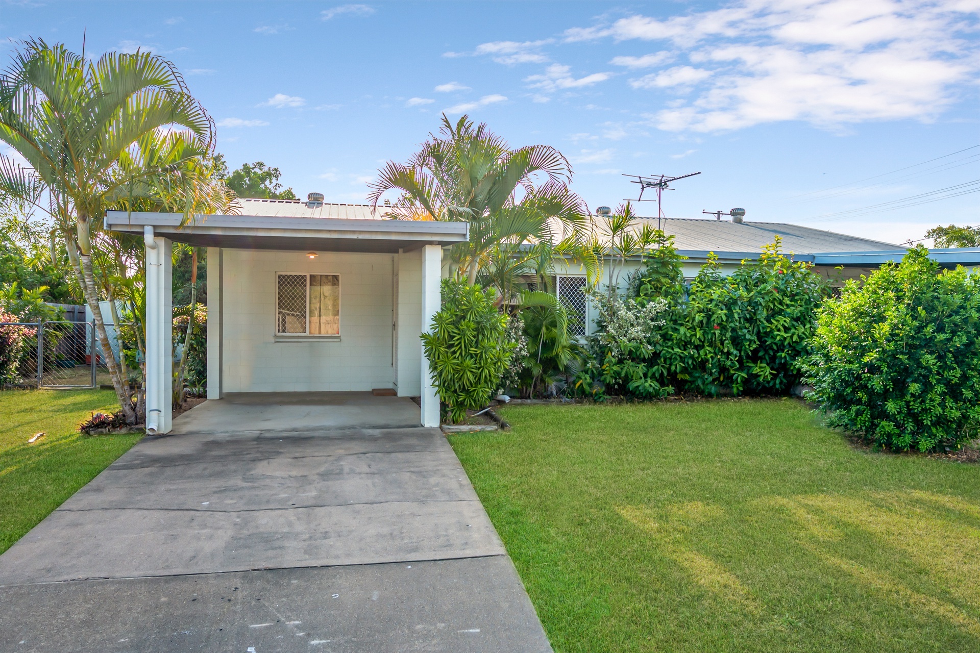 Unit 2 / 307 Pinnacle Dr, RASMUSSEN QLD 4815