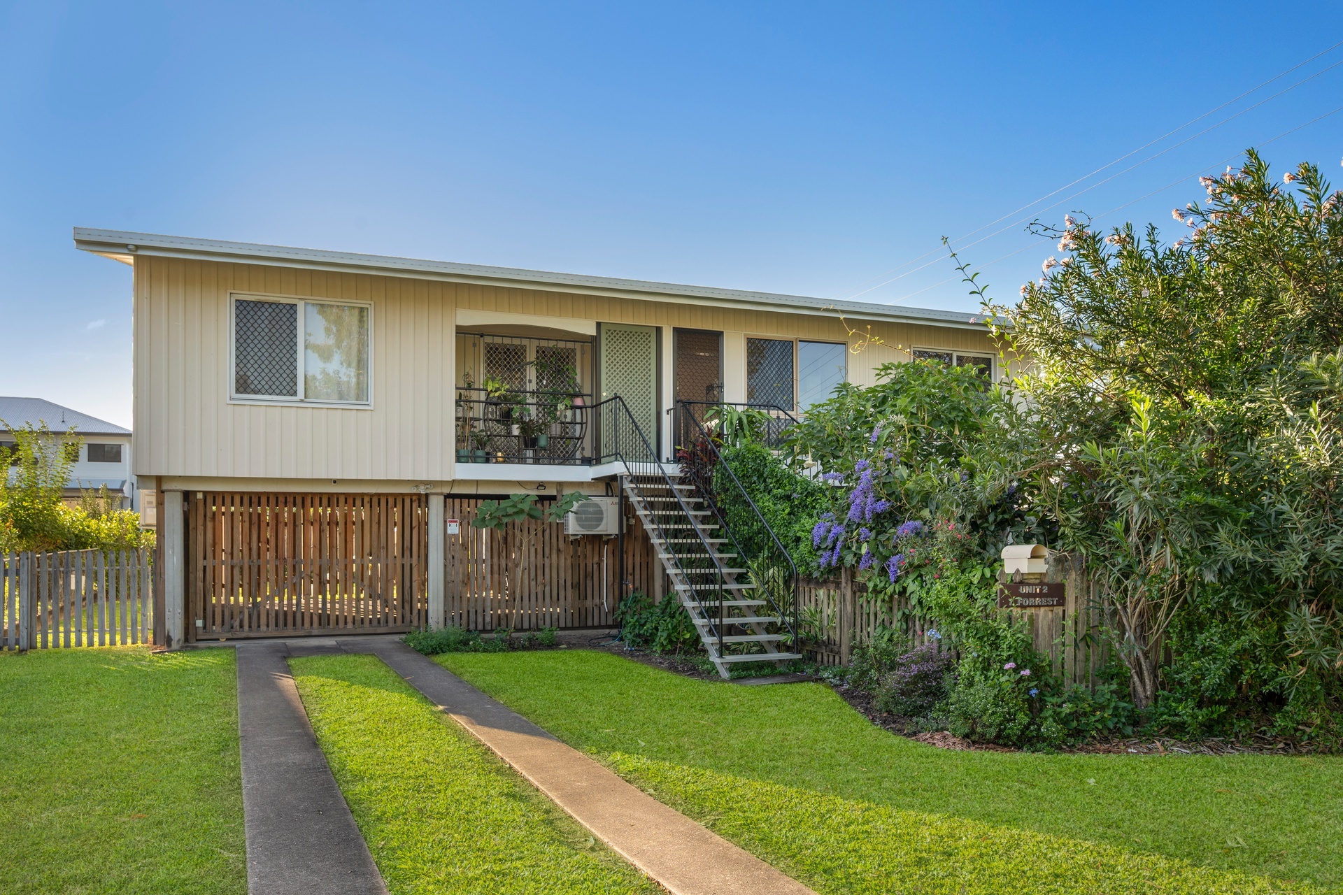 1 & 2 / 7 Forrest St, ROSSLEA QLD 4812