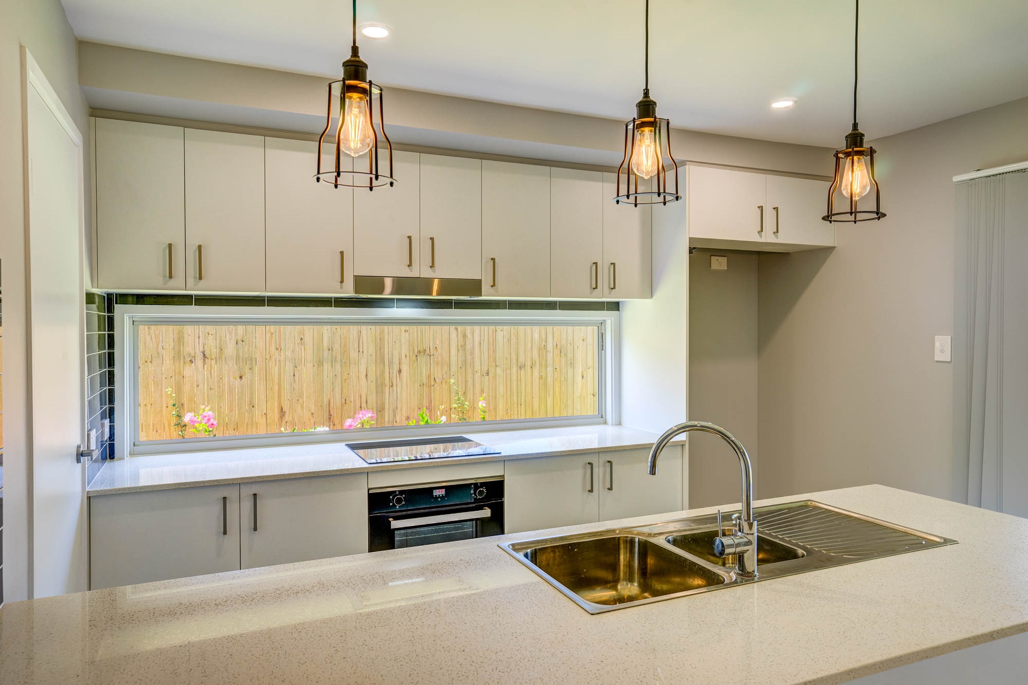 18 Aimeo Esplanade, RUSSELL ISLAND QLD 4184
