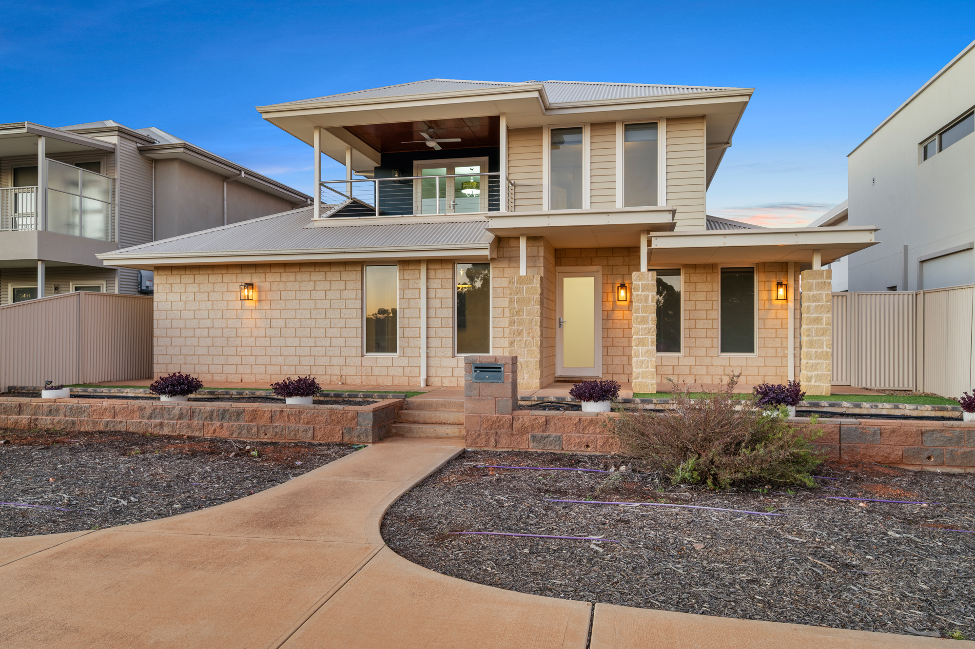102 Aslett Drive, KARLKURLA WA 6430