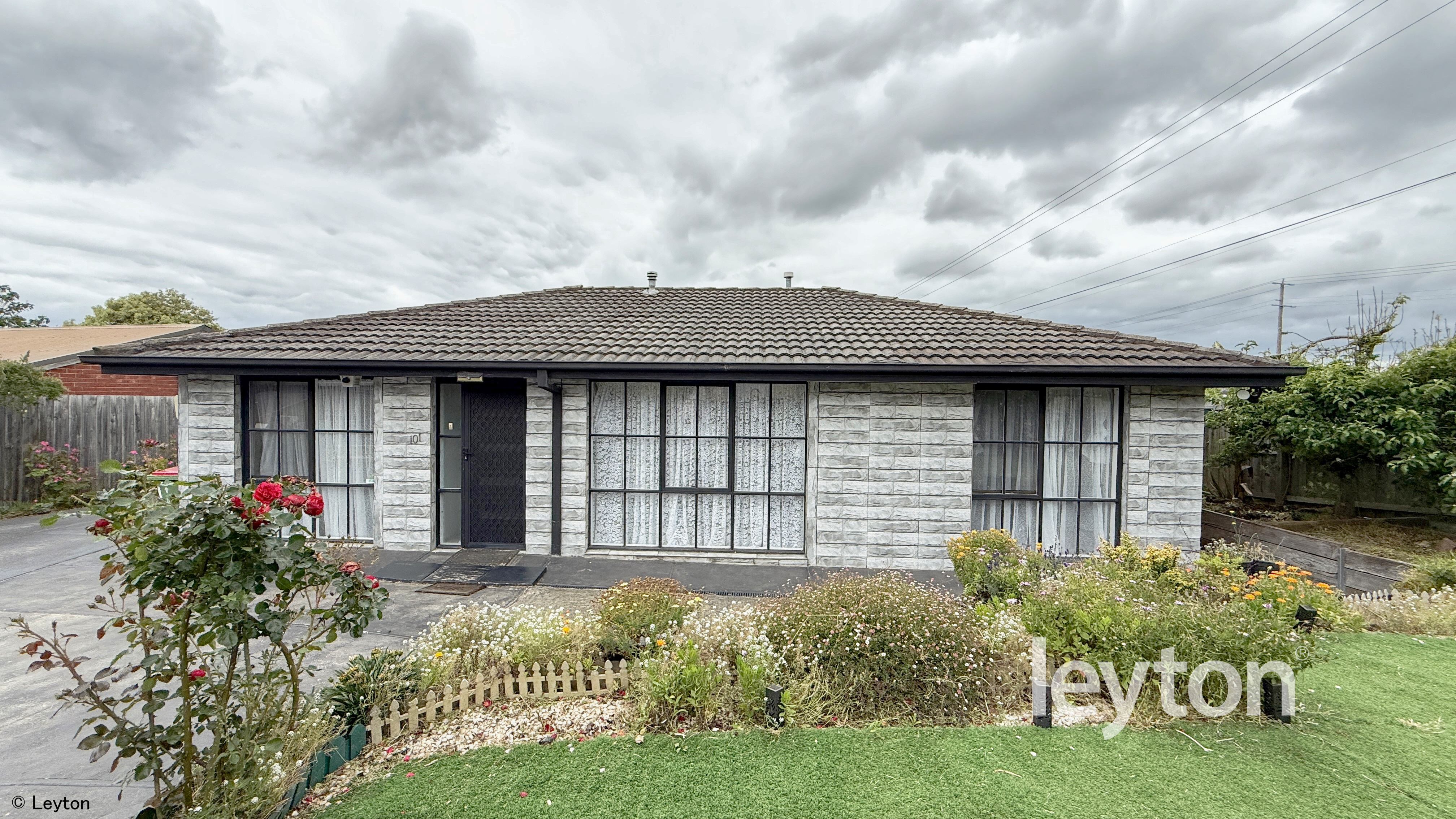 101 Willow Drive, HAMPTON PARK VIC 3976