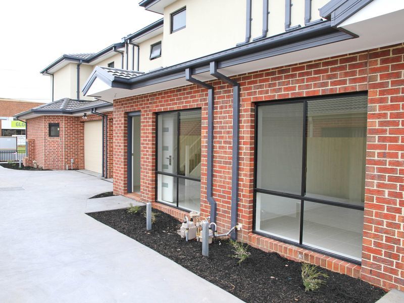 2 / 5 Parsons Avenue, SPRINGVALE VIC 3171
