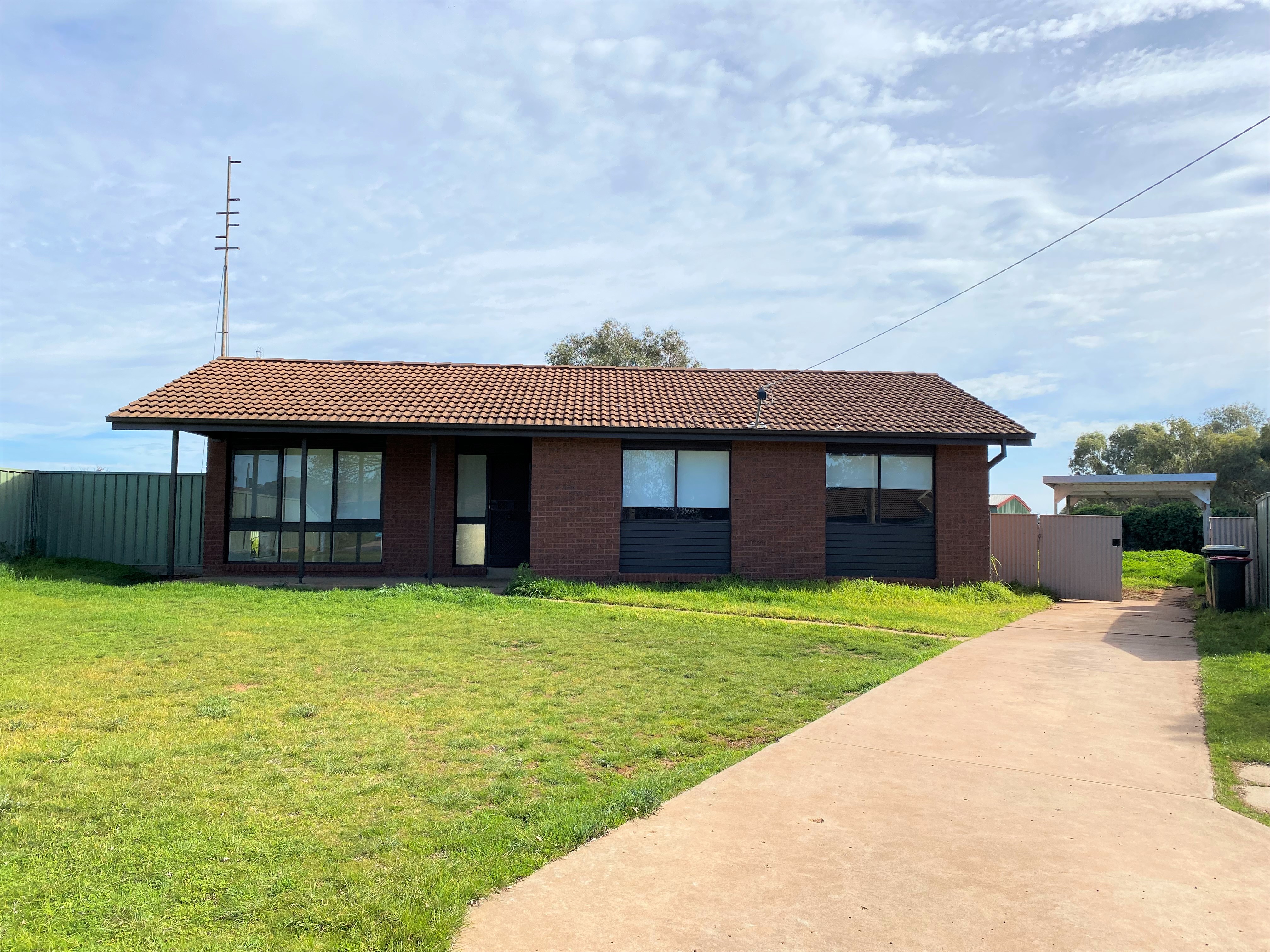 11 Ray Court, DONALD VIC 3480