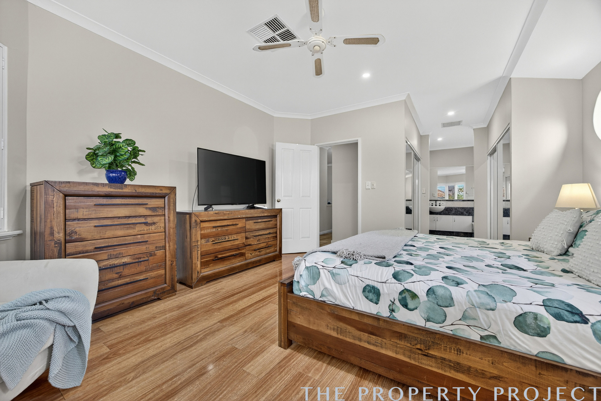 17 The Oval Madeley WA 6065