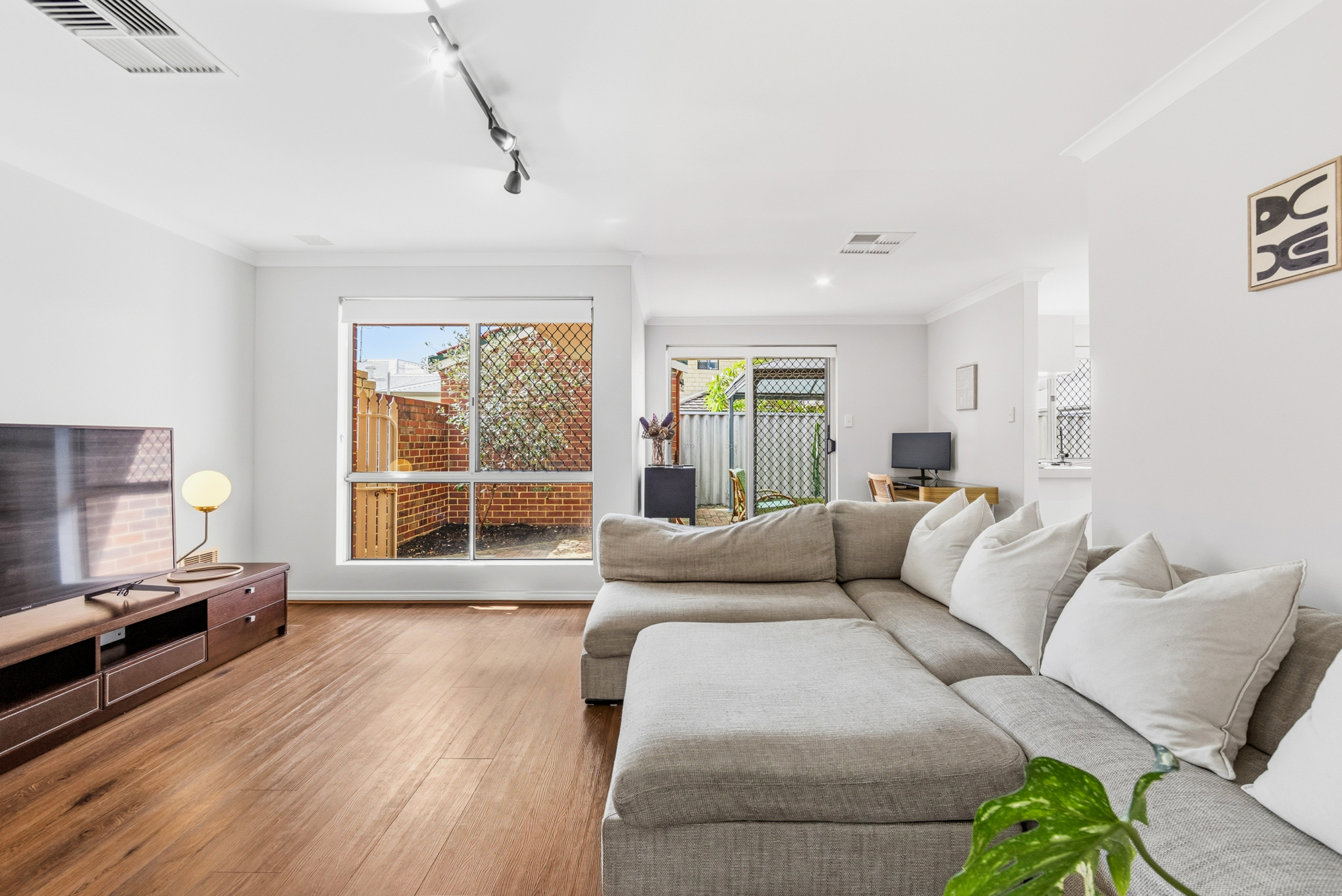 3 146 Shakespeare Ave Yokine WA 6060