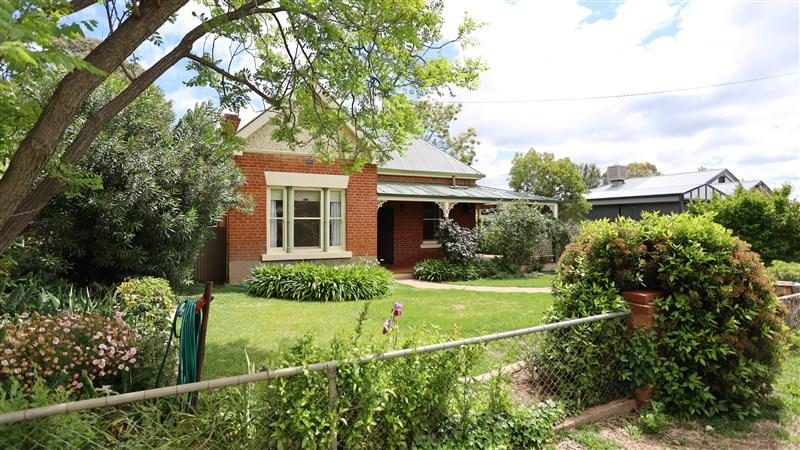 11 Clement Street, FORBES NSW 2871