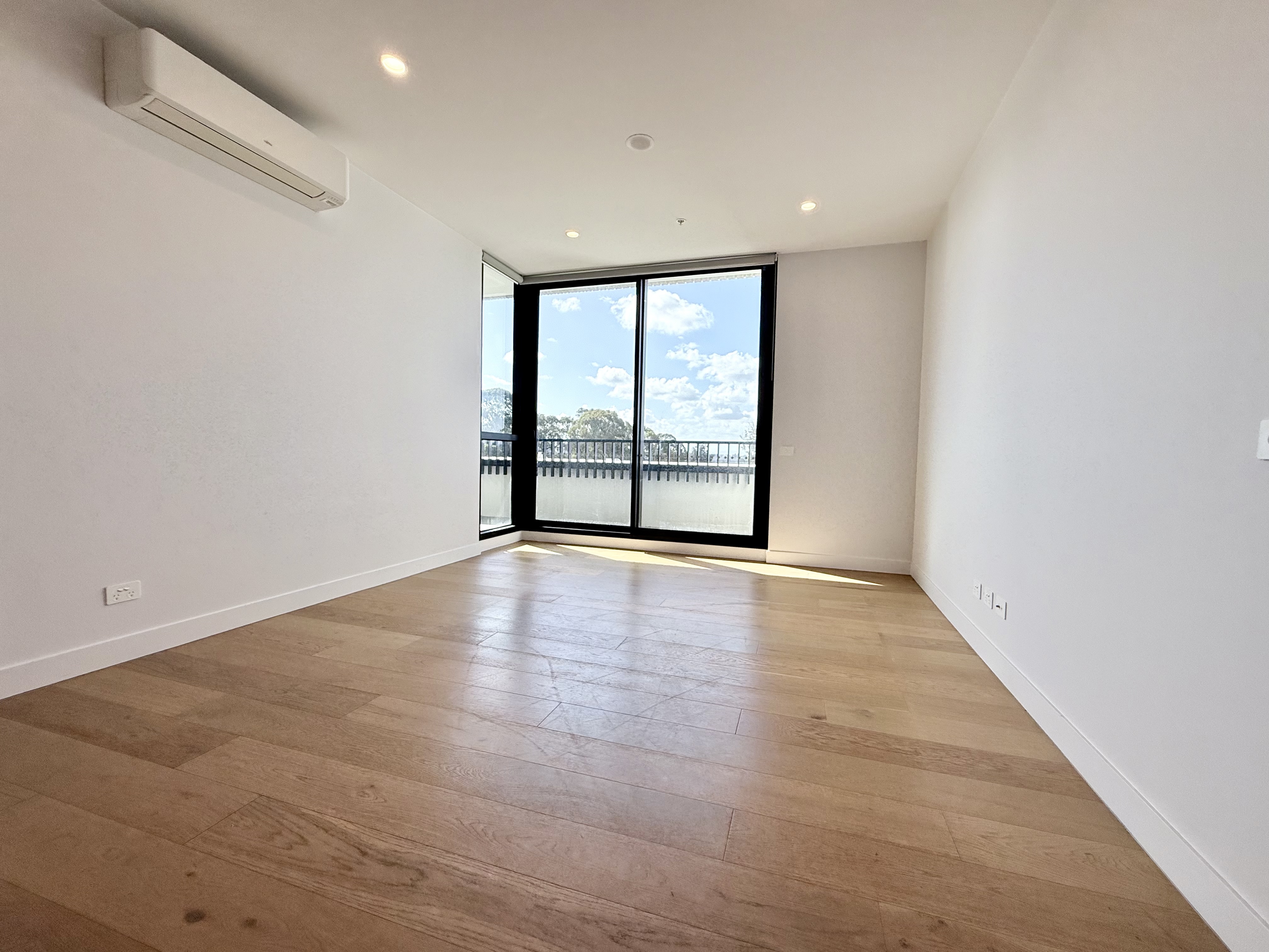 317 / 26 Foundation Bvd, BURWOOD EAST VIC 3151