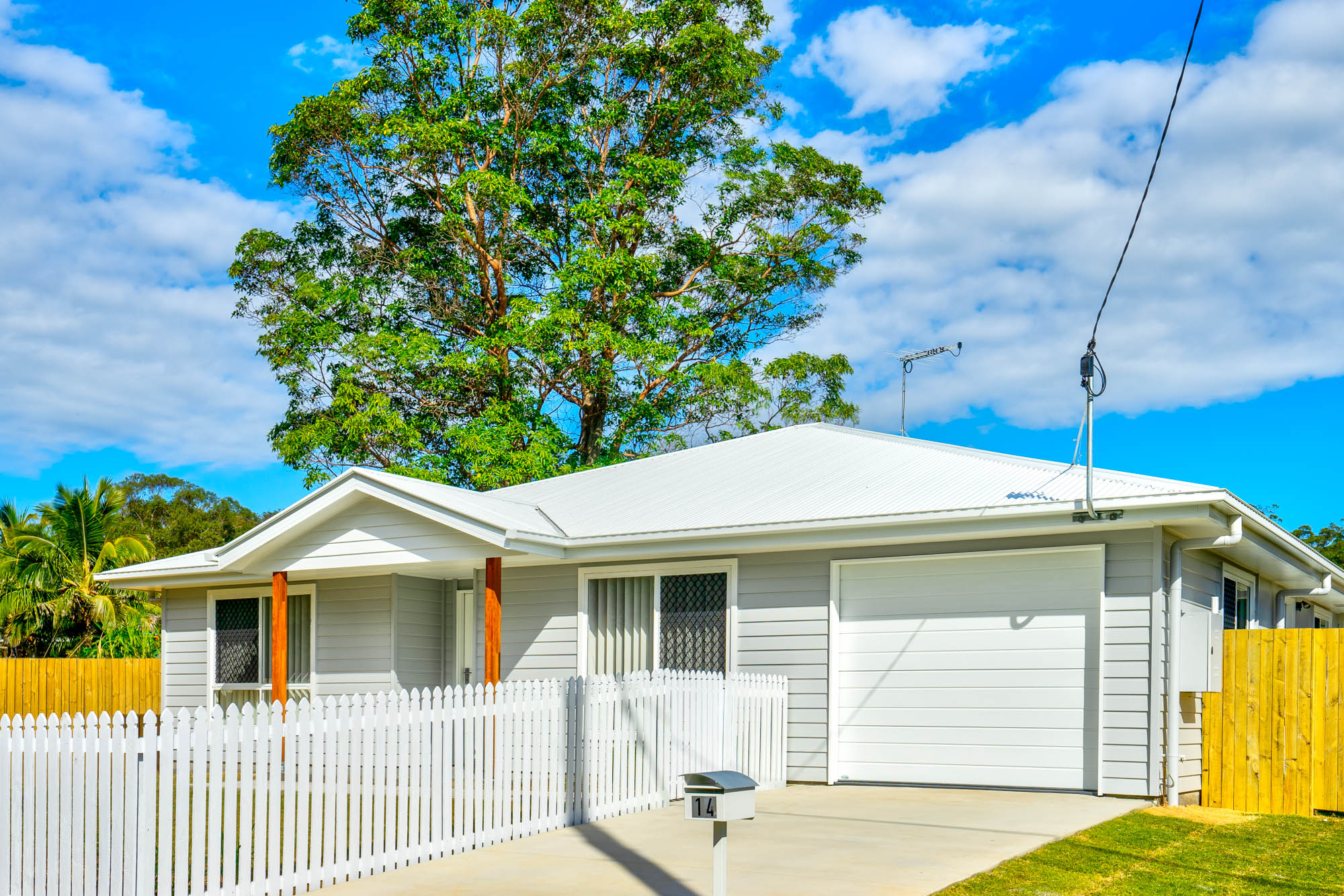 14 Mark Road, RUSSELL ISLAND QLD 4184