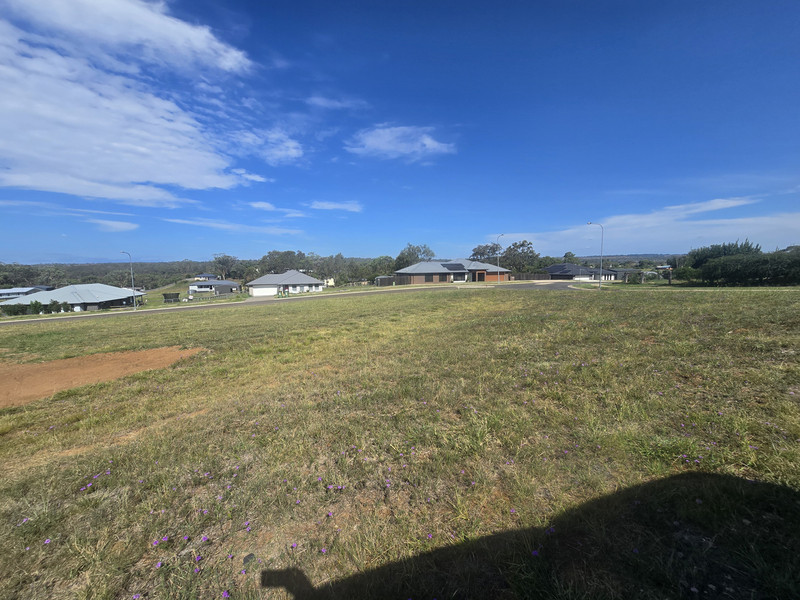 2 Stable Court, MERINGANDAN WEST QLD 4352