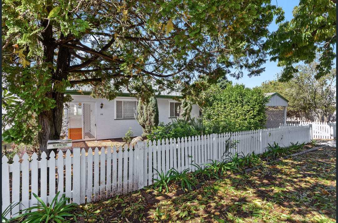 28 McDowall Street, NEWTOWN QLD 4350