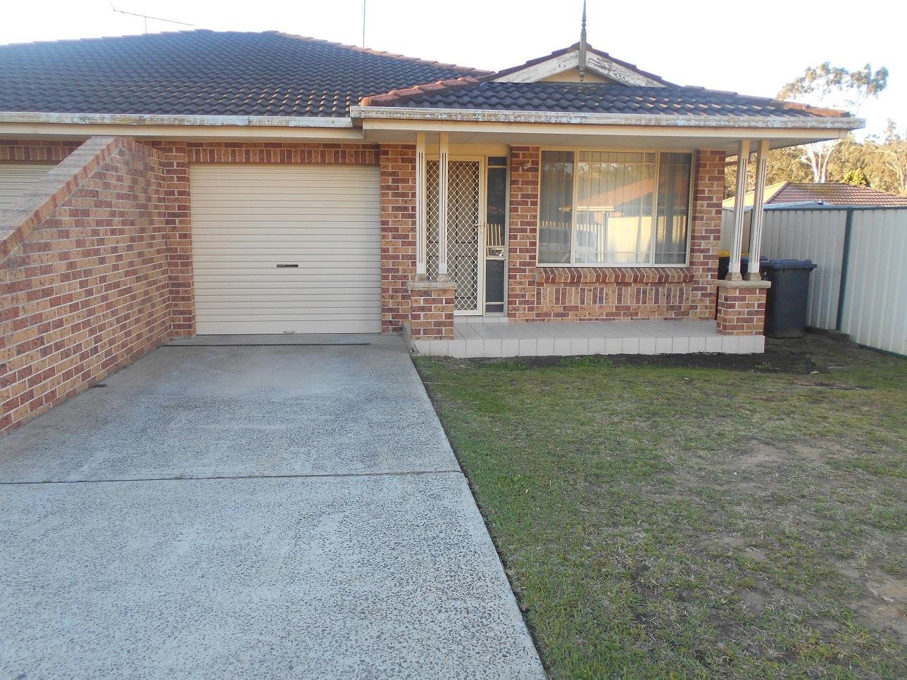 2 / 4 Melba Place, ST HELENS PARK NSW 2560