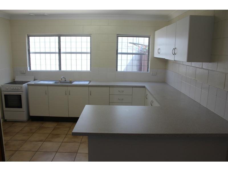 2 / 201 Kings Road, PIMLICO QLD 4812