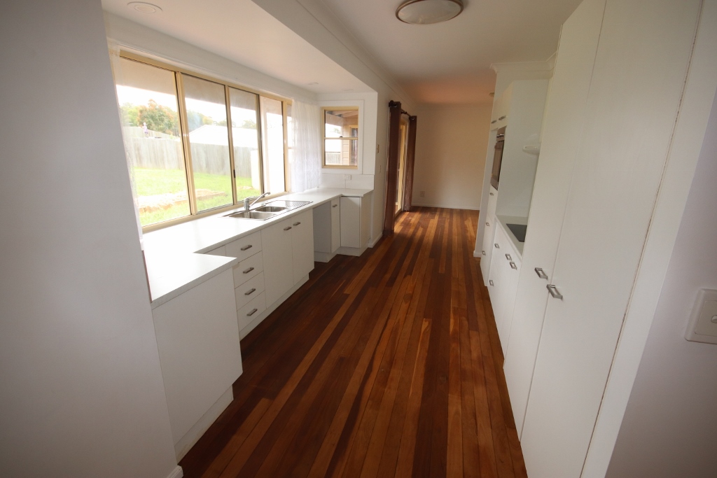 7 Aphrah Street, CROWS NEST QLD 4355