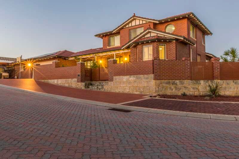 2 Hermite Rise Sorrento WA 6020