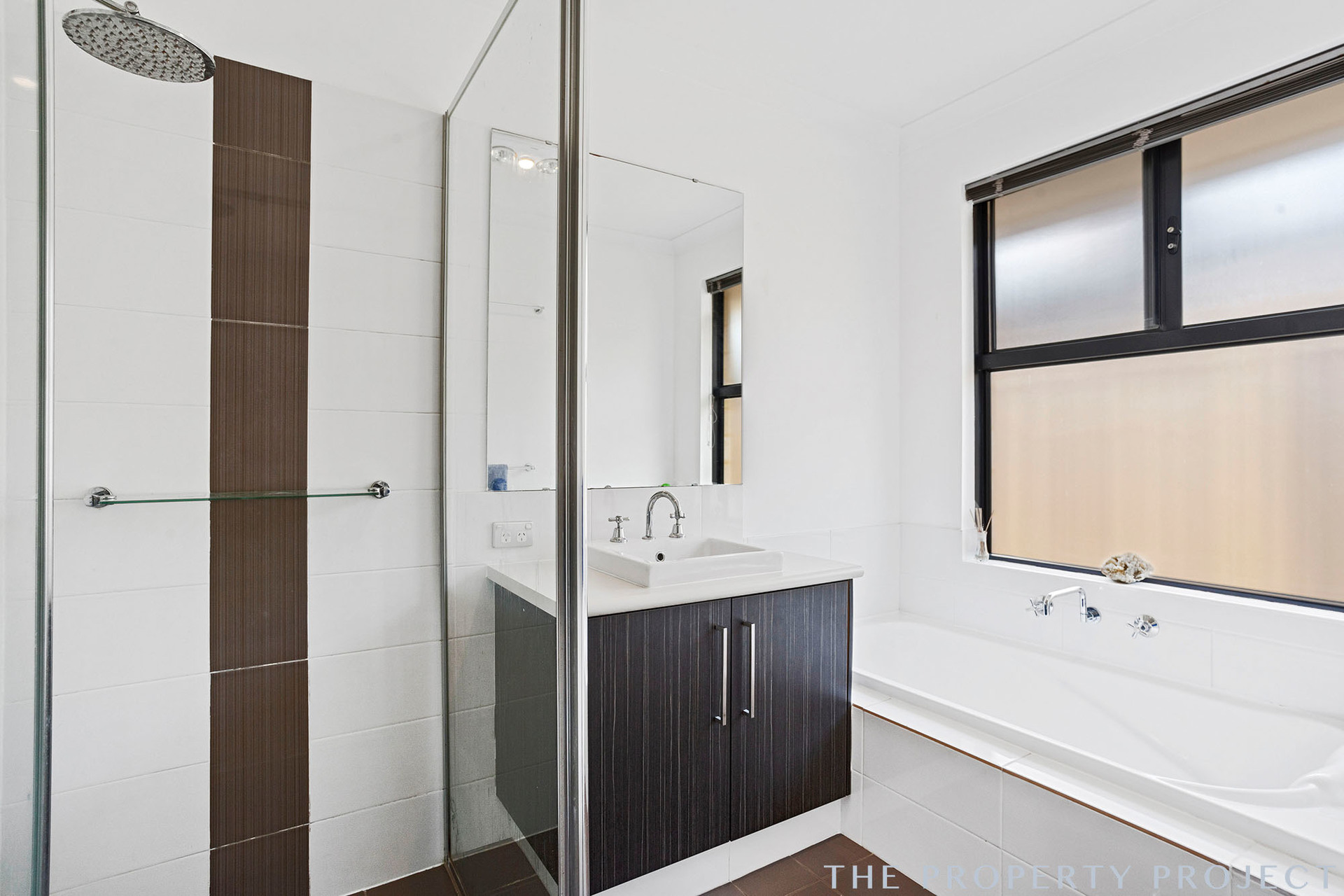16 Aubun Garden Caversham WA 6055
