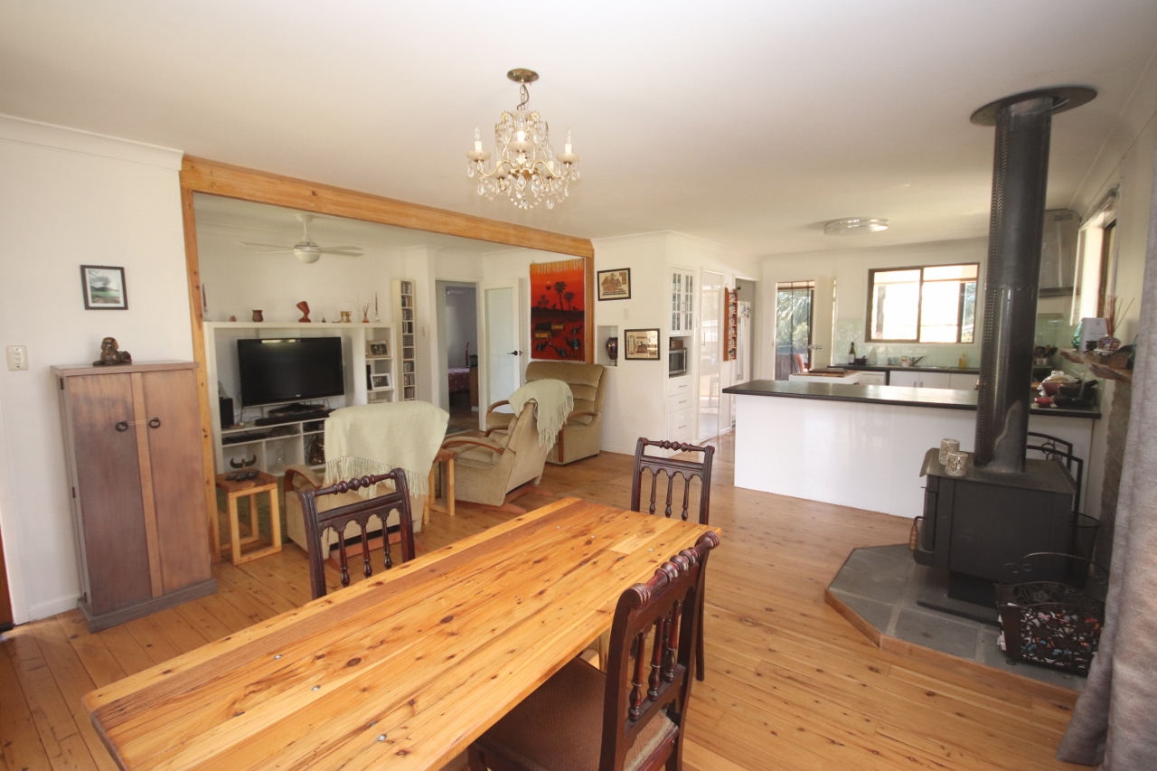 2 Junction Street, CROWS NEST QLD 4355