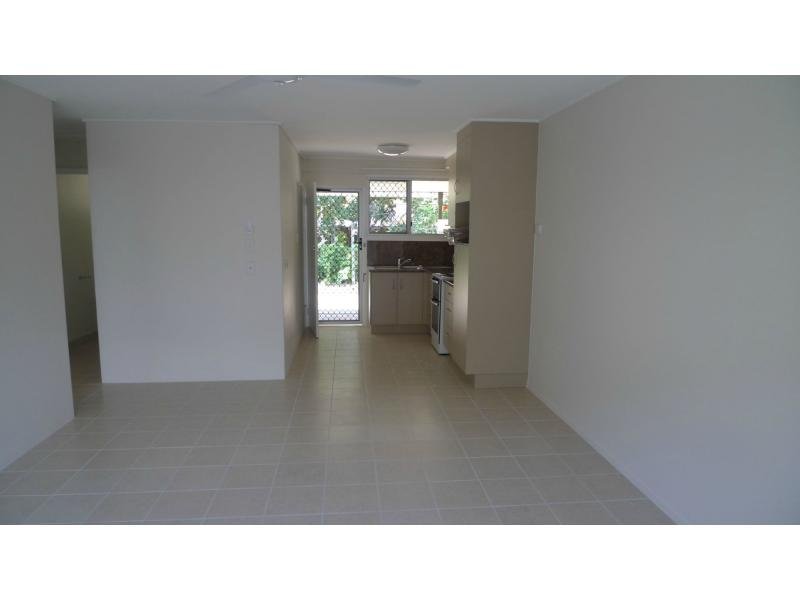3 / 110 Queens Road, HERMIT PARK QLD 4812