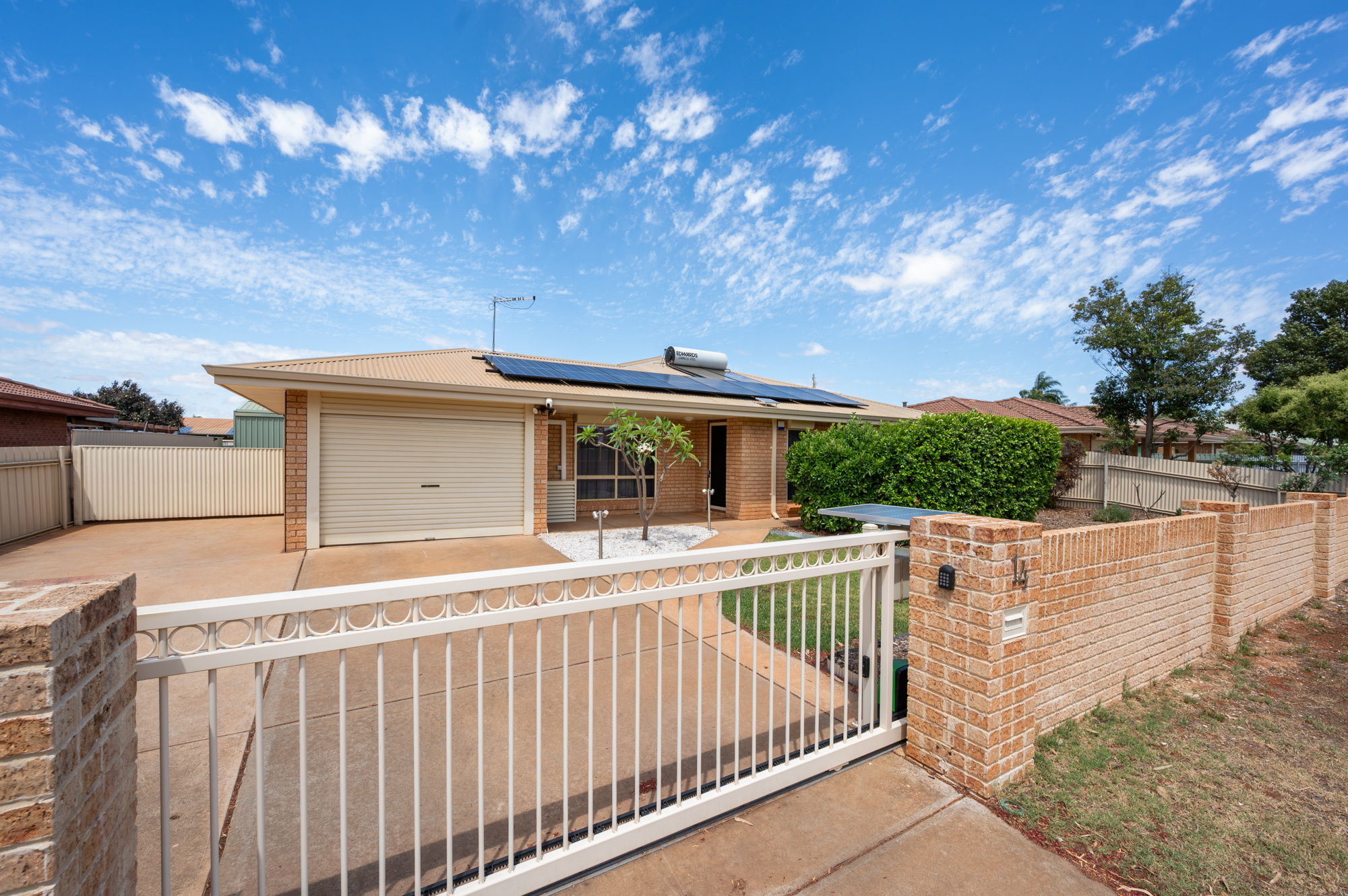 14 Joyce Drive, BOULDER WA 6432