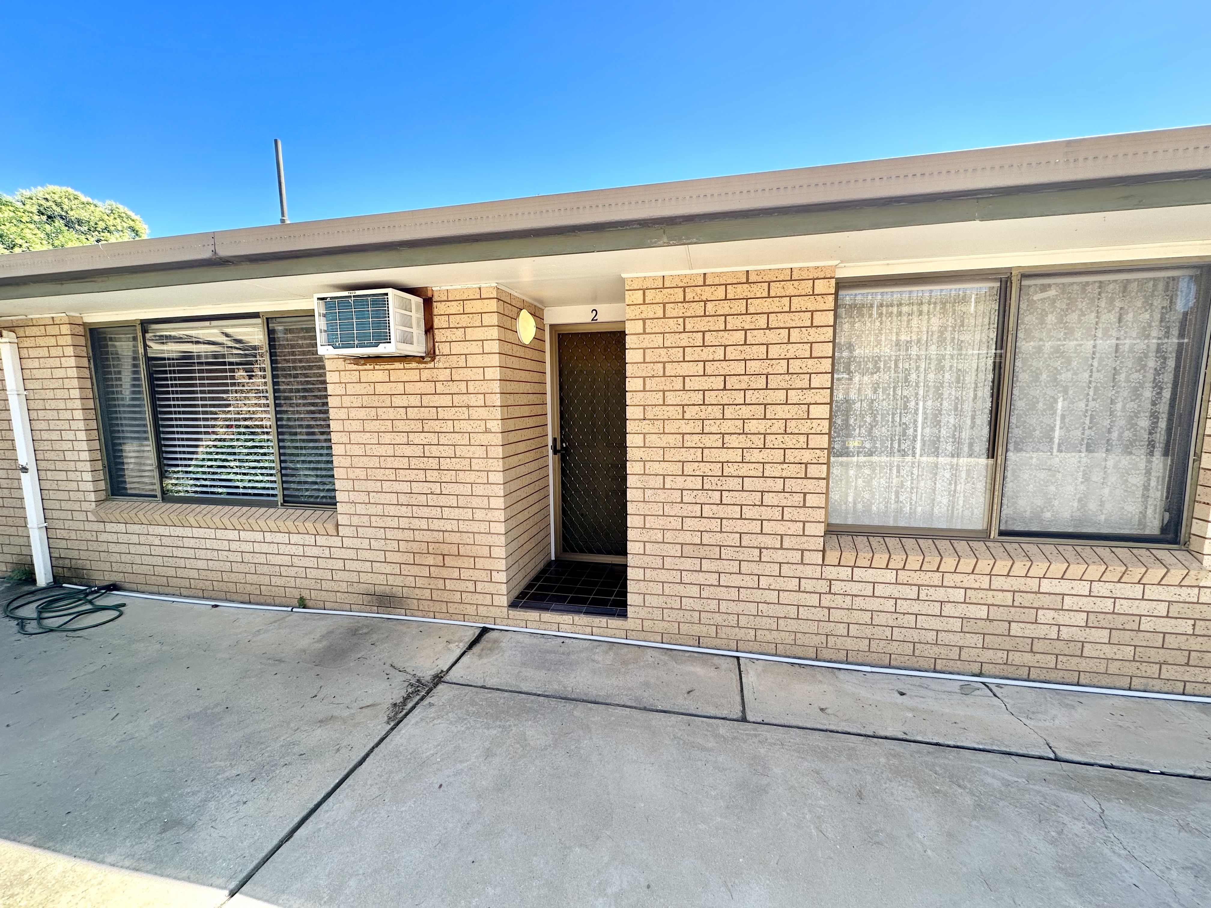 2 82 Edwardes St, DENILIQUIN NSW 2710
